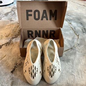 YEEZY FOAM RUNNER